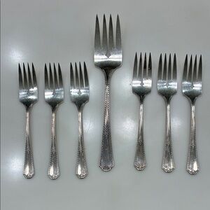 SUPERIOR WILCOX SILVER PLATE MEAT FORK AND 6 SALAD FORKS VINTAGE